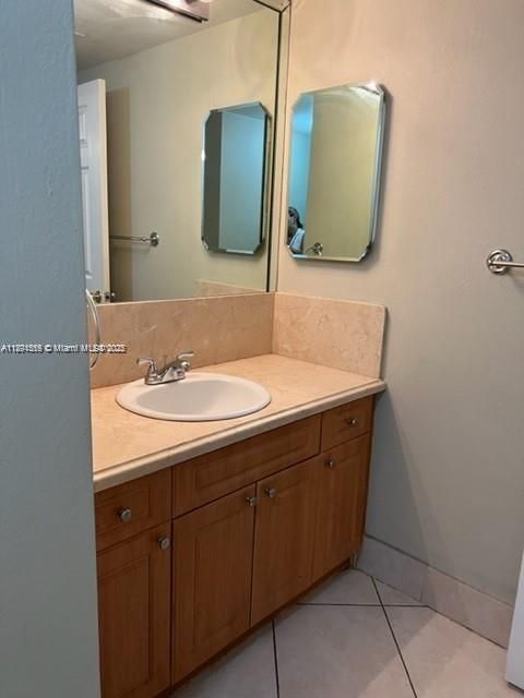 En Venta: $285,000 (2 camas, 2 baños, 1152 Pies cuadrados)