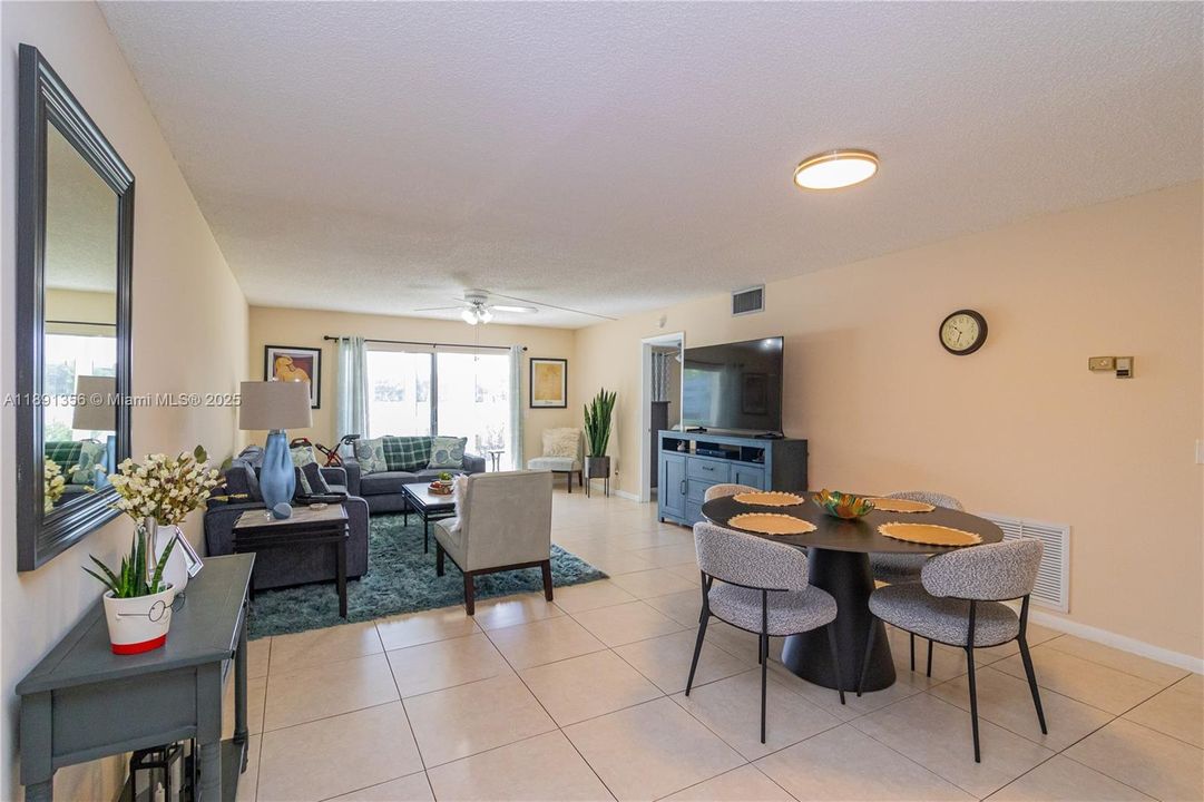 En Venta: $225,000 (1 camas, 1 baños, 1065 Pies cuadrados)