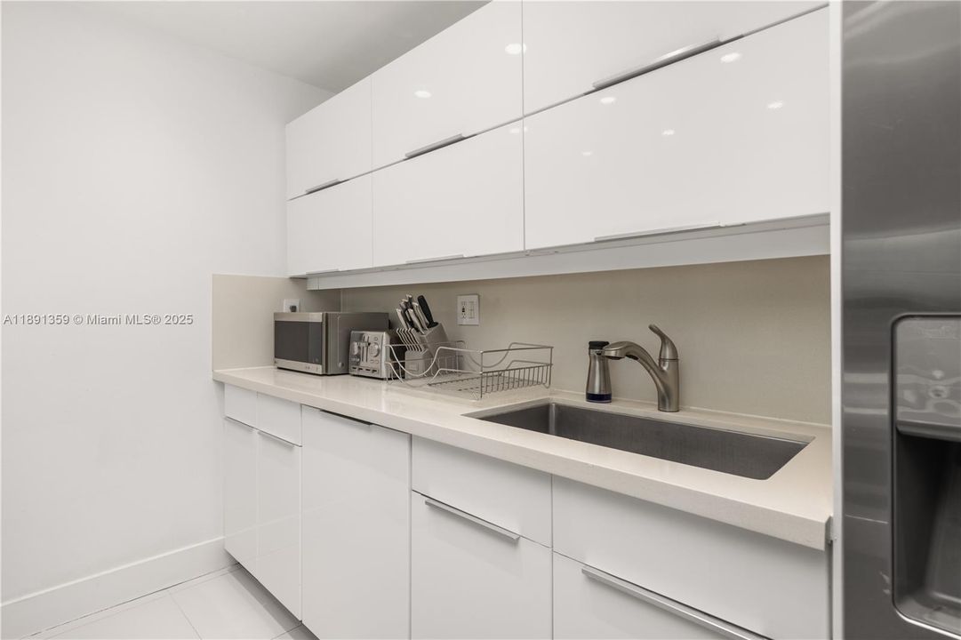 For Rent: $3,000 (3 beds, 2 baths, 1720 Square Feet)