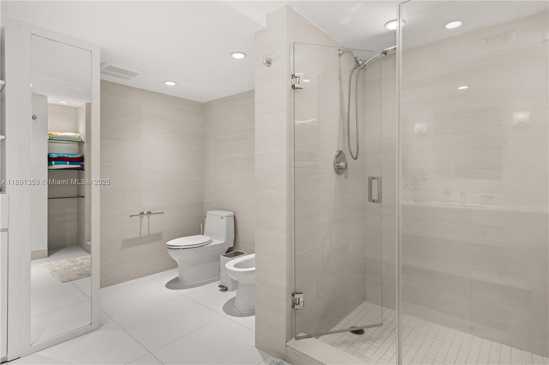 For Rent: $3,000 (3 beds, 2 baths, 1720 Square Feet)