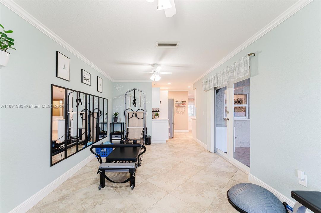 最近售出: $585,000 (3 贝兹, 2 浴室, 1398 平方英尺)