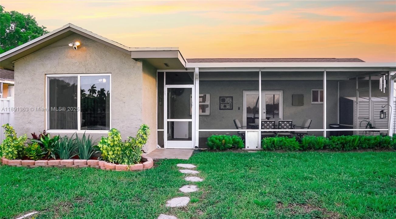 最近售出: $585,000 (3 贝兹, 2 浴室, 1398 平方英尺)