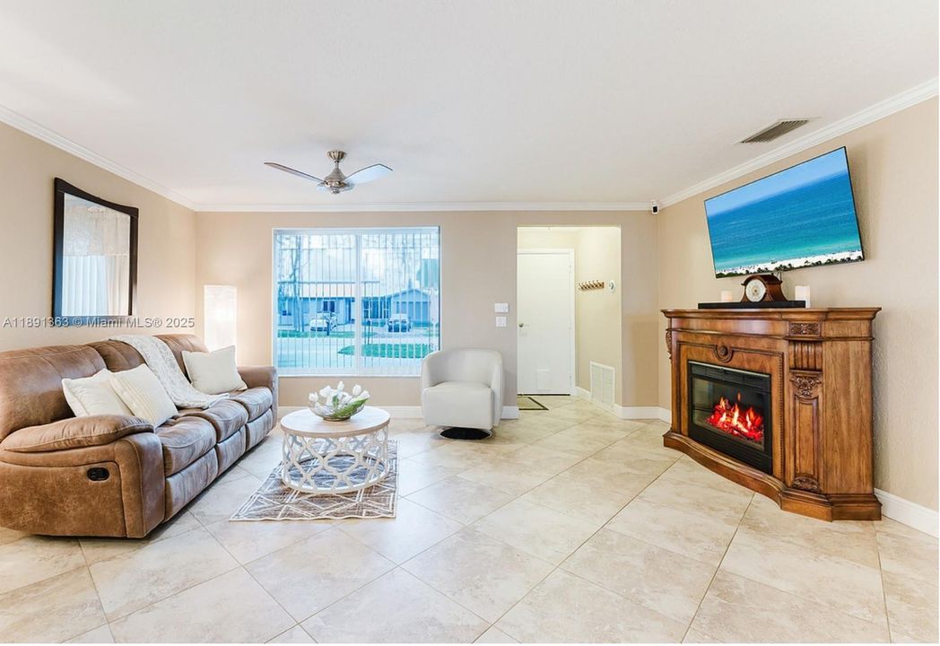 最近售出: $585,000 (3 贝兹, 2 浴室, 1398 平方英尺)