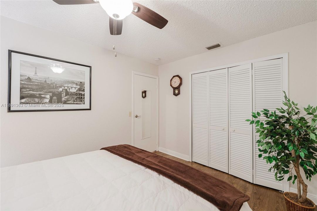 最近售出: $585,000 (3 贝兹, 2 浴室, 1398 平方英尺)