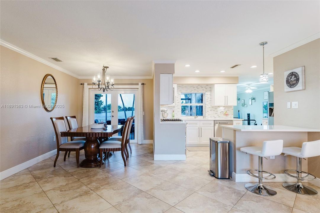 最近售出: $585,000 (3 贝兹, 2 浴室, 1398 平方英尺)