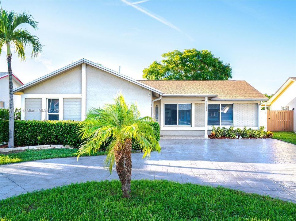 最近售出: $585,000 (3 贝兹, 2 浴室, 1398 平方英尺)