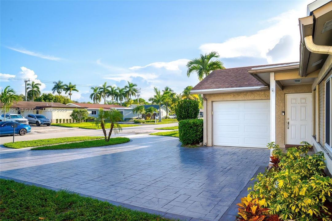 最近售出: $585,000 (3 贝兹, 2 浴室, 1398 平方英尺)