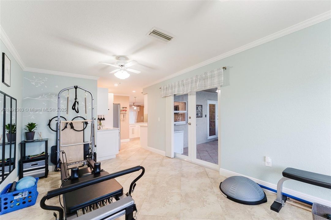 最近售出: $585,000 (3 贝兹, 2 浴室, 1398 平方英尺)