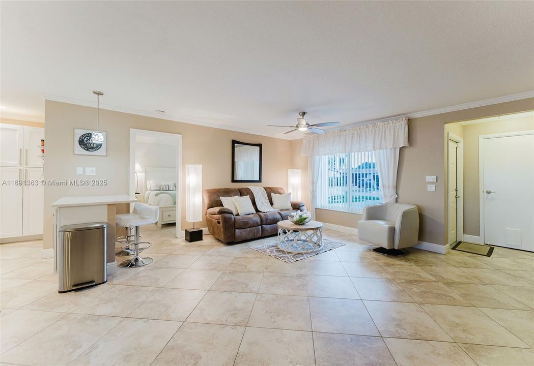 最近售出: $585,000 (3 贝兹, 2 浴室, 1398 平方英尺)