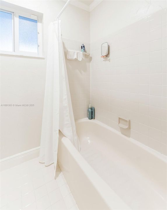 最近售出: $585,000 (3 贝兹, 2 浴室, 1398 平方英尺)