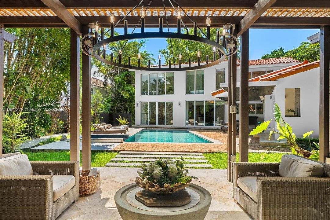 En Renta: $45,000 (4 camas, 5 baños, 4075 Pies cuadrados)