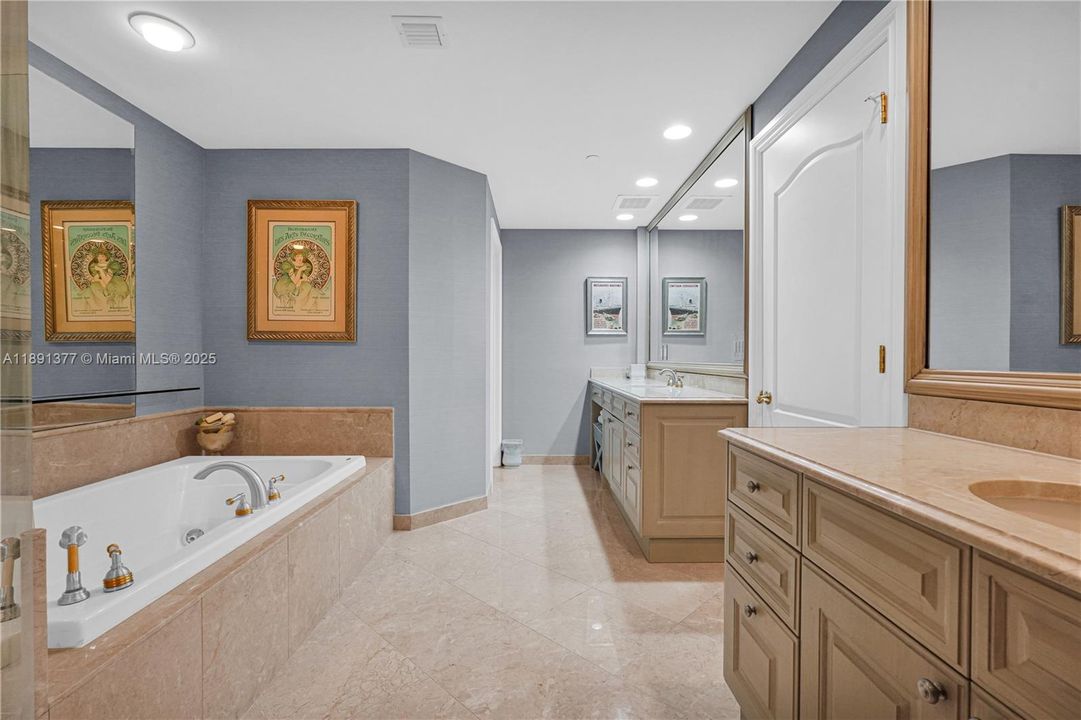 For Sale: $3,850,000 (3 beds, 3 baths, 3683 Square Feet)