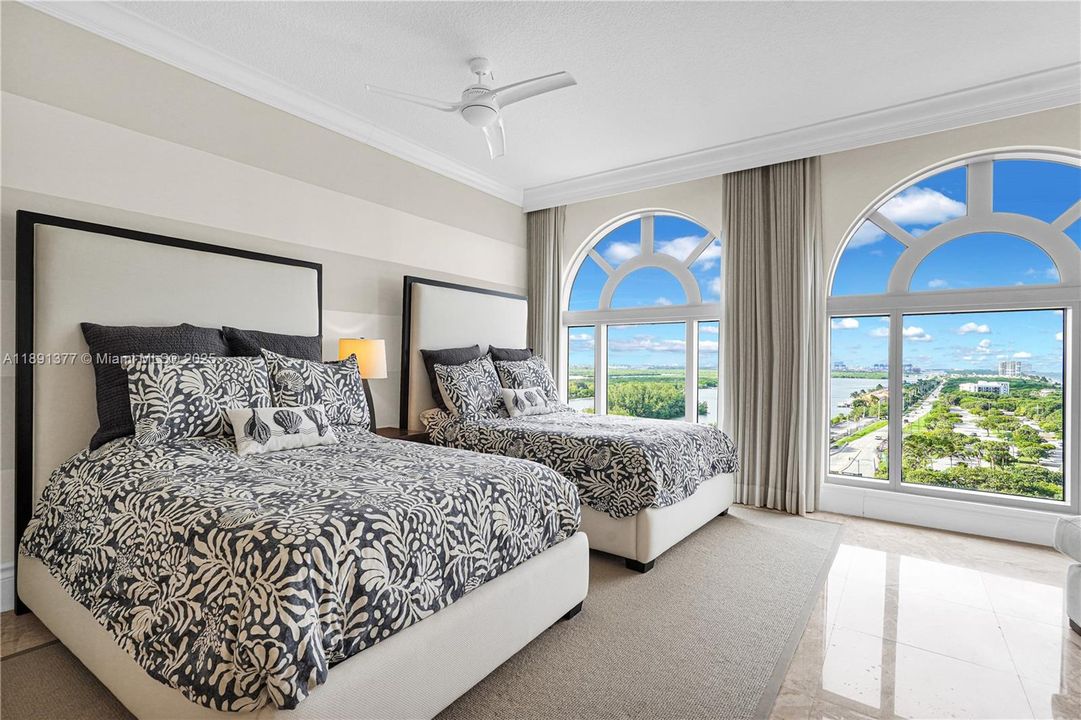 For Sale: $3,850,000 (3 beds, 3 baths, 3683 Square Feet)