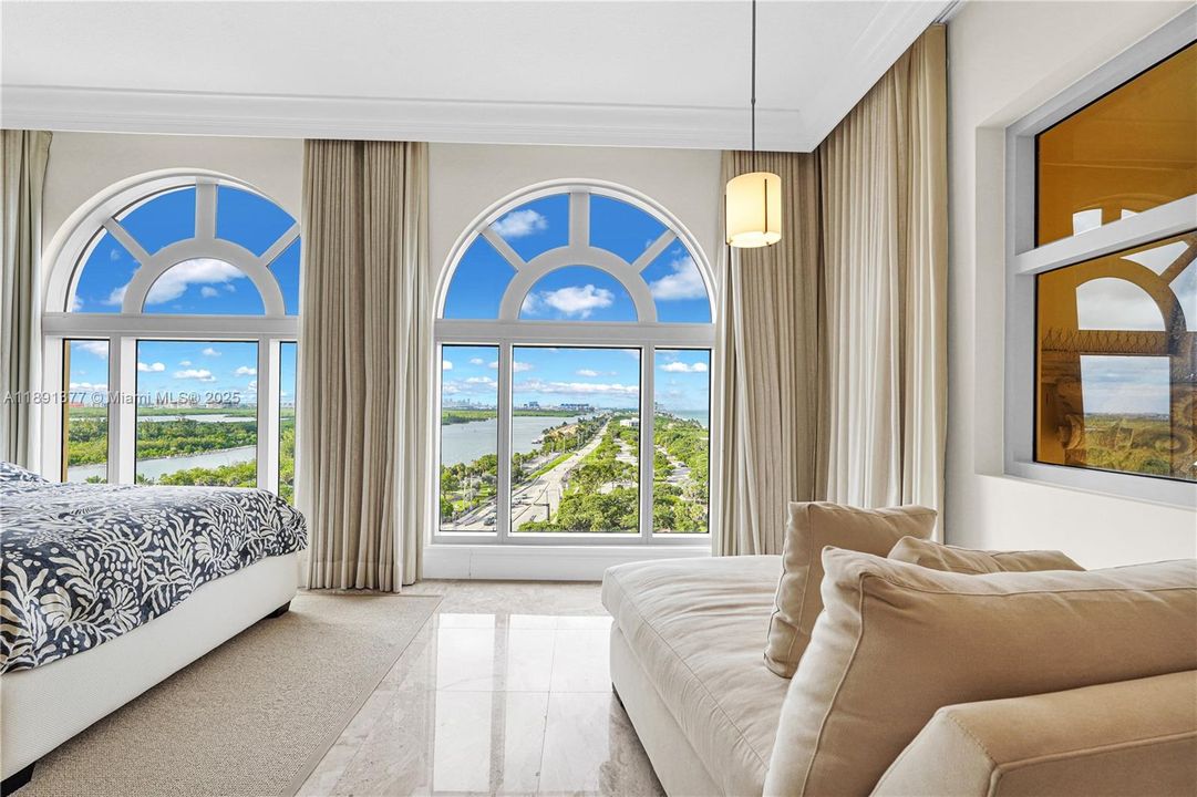 For Sale: $3,850,000 (3 beds, 3 baths, 3683 Square Feet)