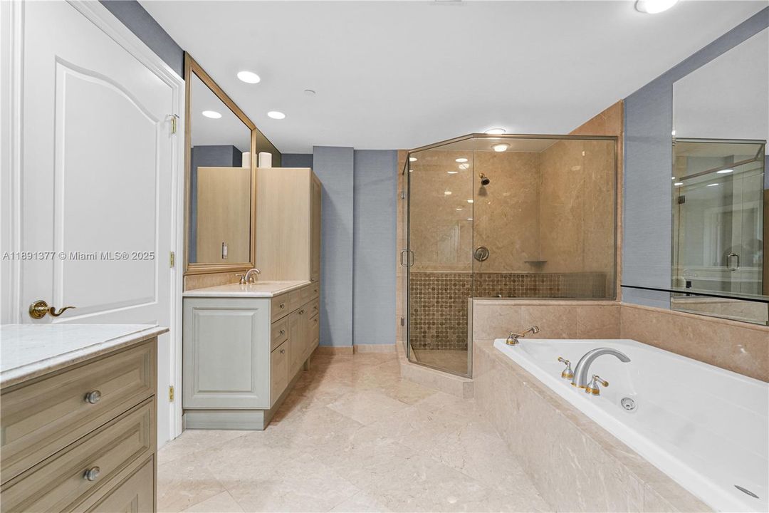 For Sale: $3,850,000 (3 beds, 3 baths, 3683 Square Feet)