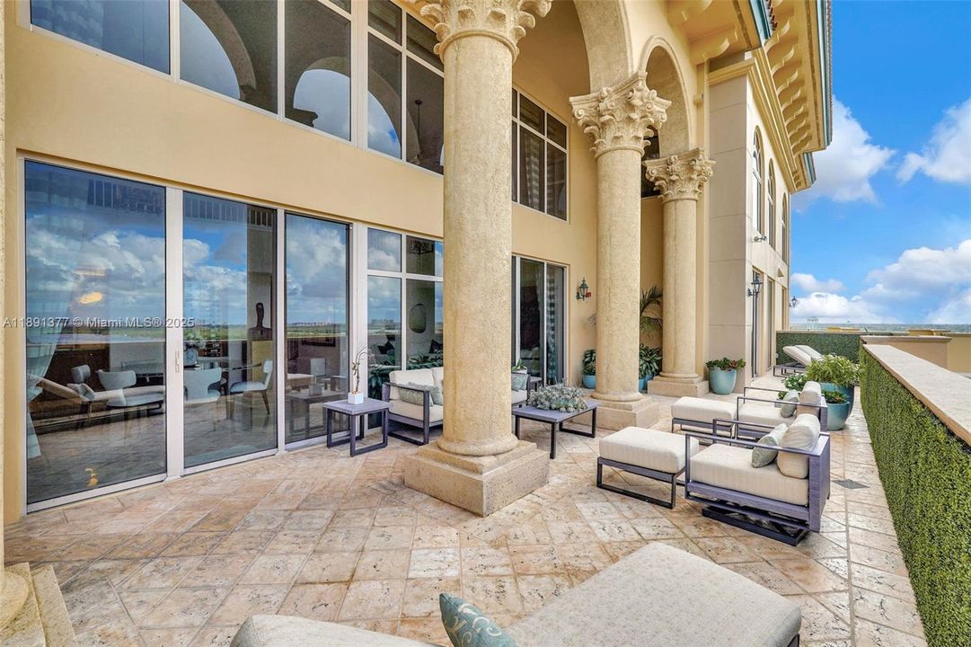 For Sale: $3,850,000 (3 beds, 3 baths, 3683 Square Feet)