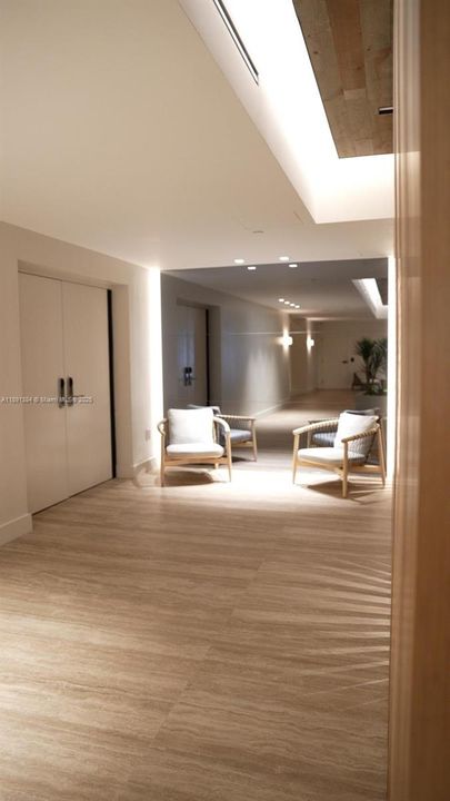 For Sale: $900,000 (0 beds, 1 baths, 760 Square Feet)