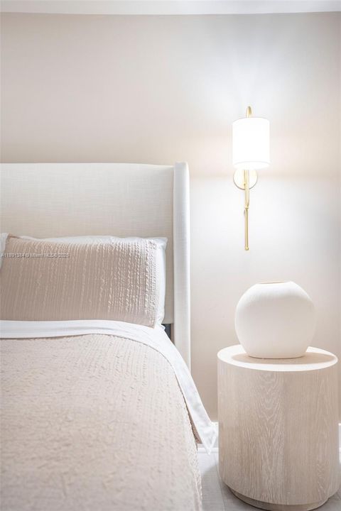 For Sale: $900,000 (0 beds, 1 baths, 760 Square Feet)