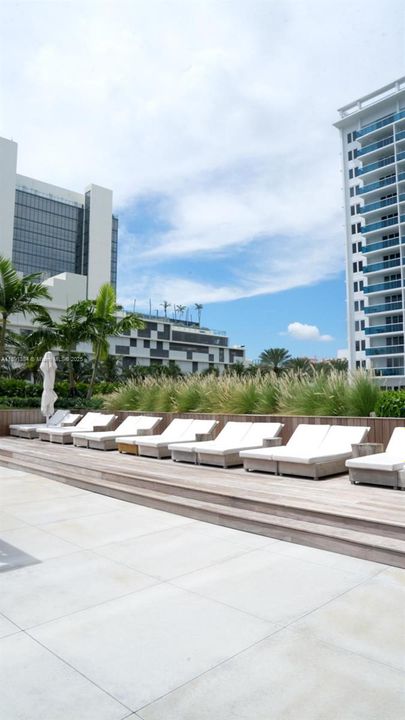 For Sale: $900,000 (0 beds, 1 baths, 760 Square Feet)