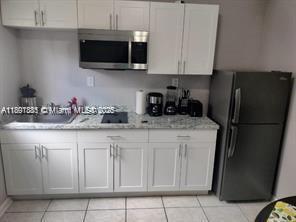 For Rent: $1,250 (1 beds, 1 baths, 1415 Square Feet)