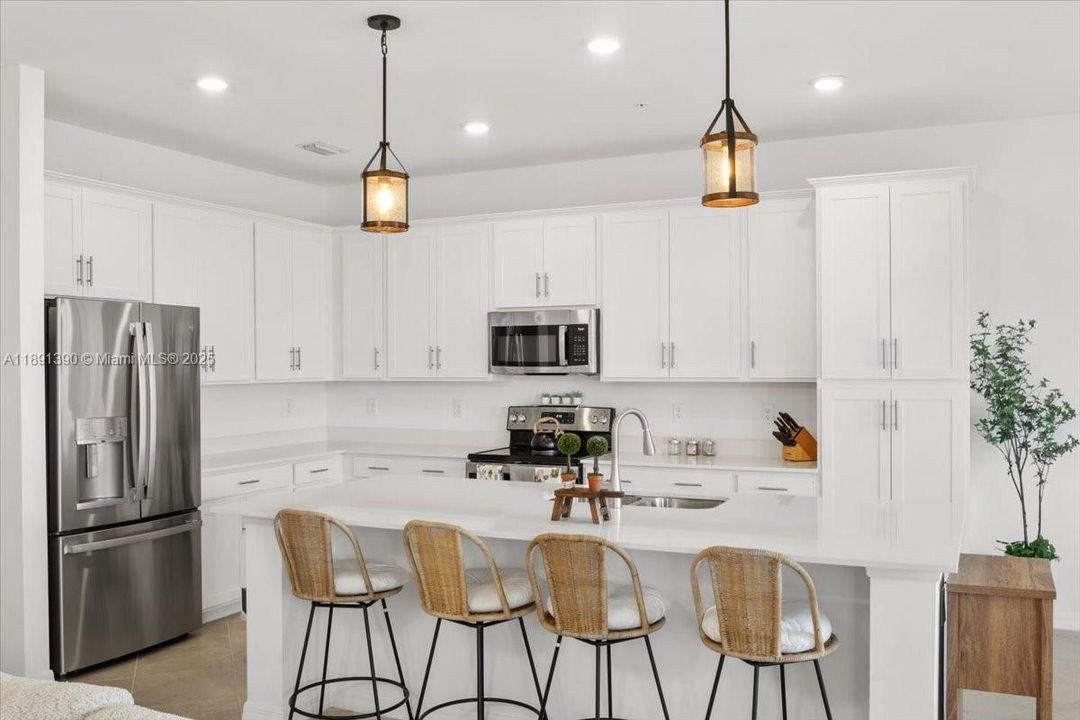 For Rent: $2,200 (2 beds, 2 baths, 1154 Square Feet)