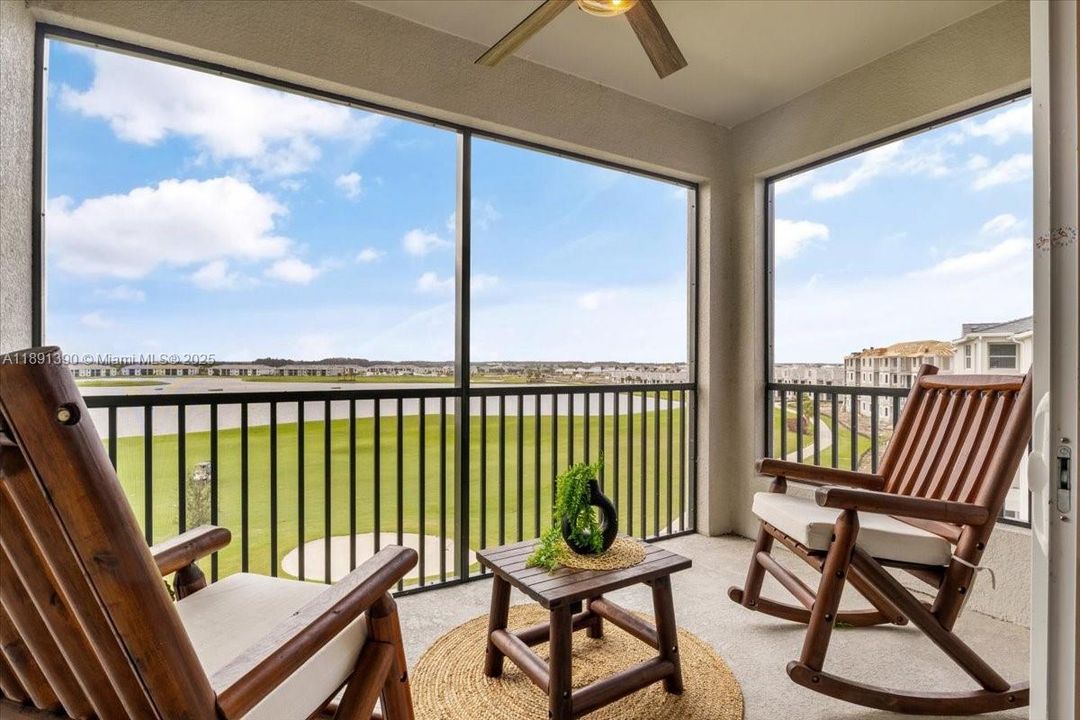 For Rent: $2,200 (2 beds, 2 baths, 1154 Square Feet)