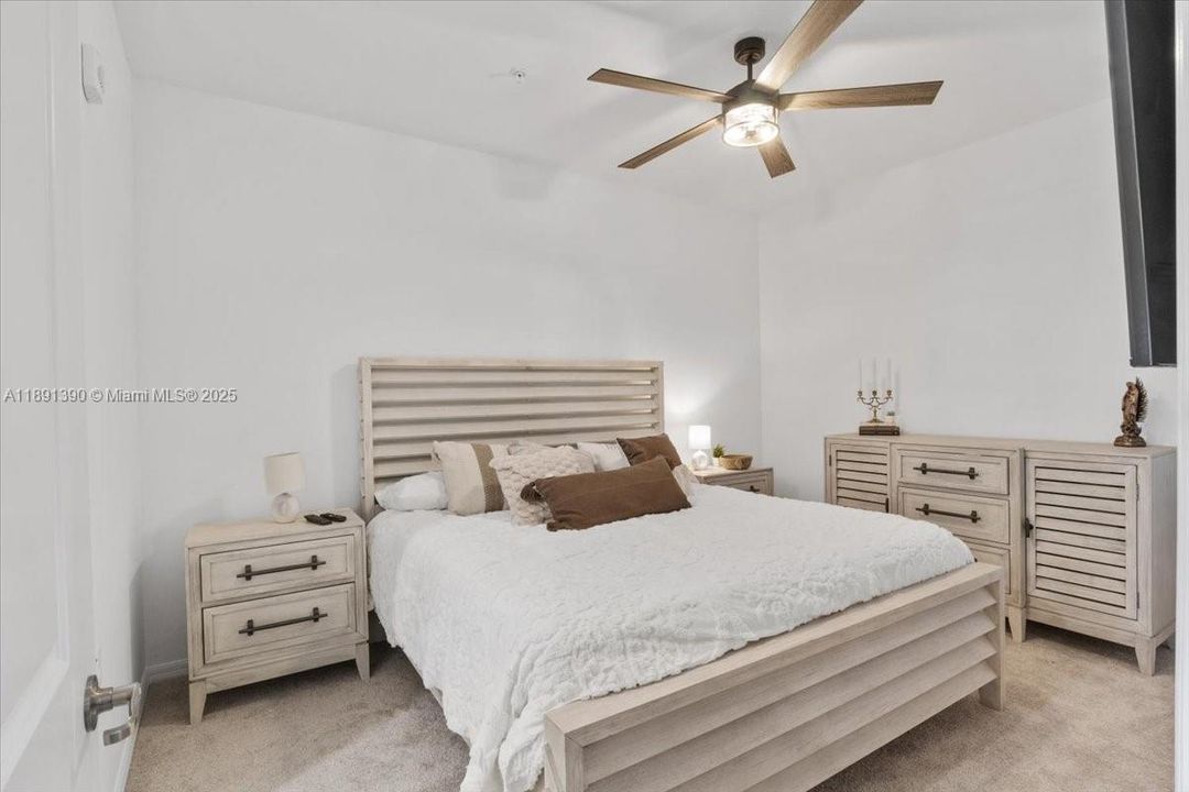 For Rent: $2,200 (2 beds, 2 baths, 1154 Square Feet)