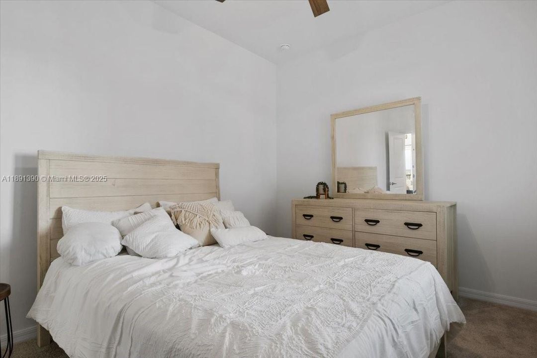 For Rent: $2,200 (2 beds, 2 baths, 1154 Square Feet)