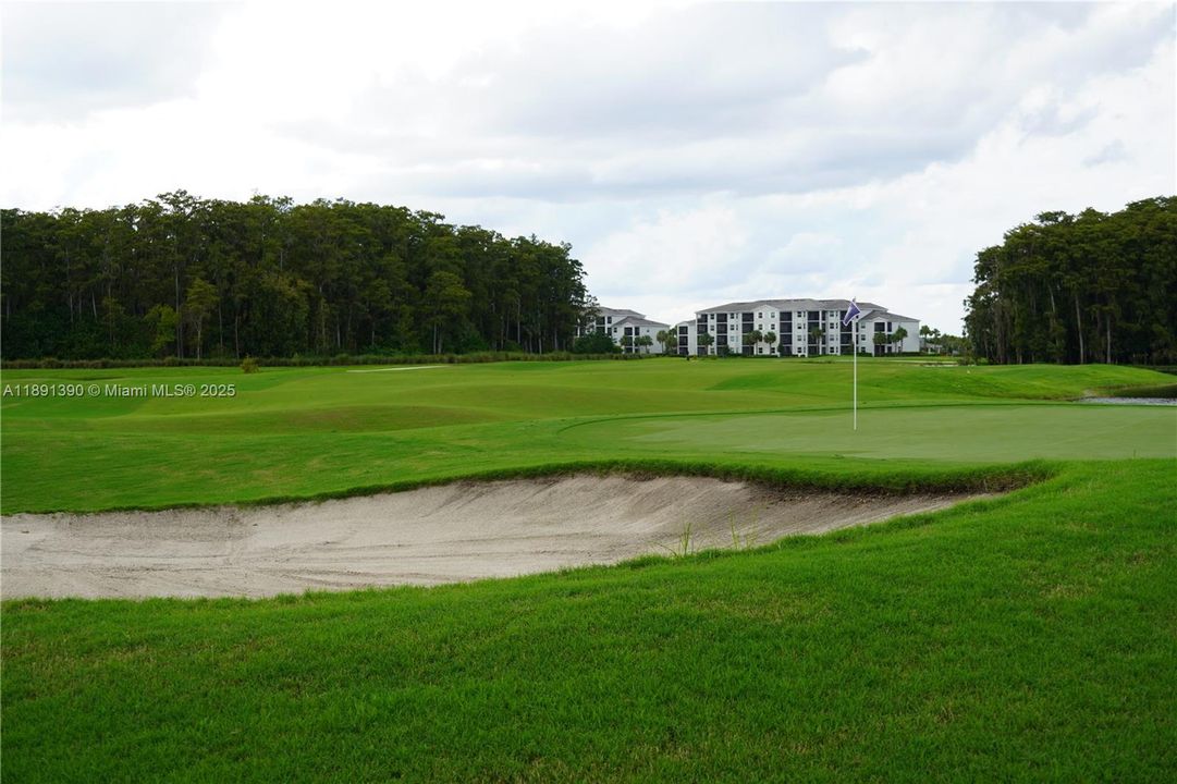 For Rent: $2,200 (2 beds, 2 baths, 1154 Square Feet)