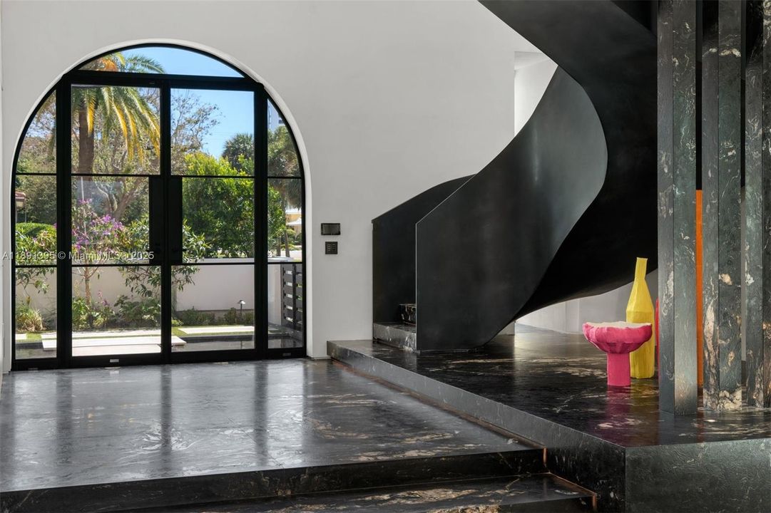 For Sale: $24,995,000 (6 beds, 6 baths, 10391 Square Feet)