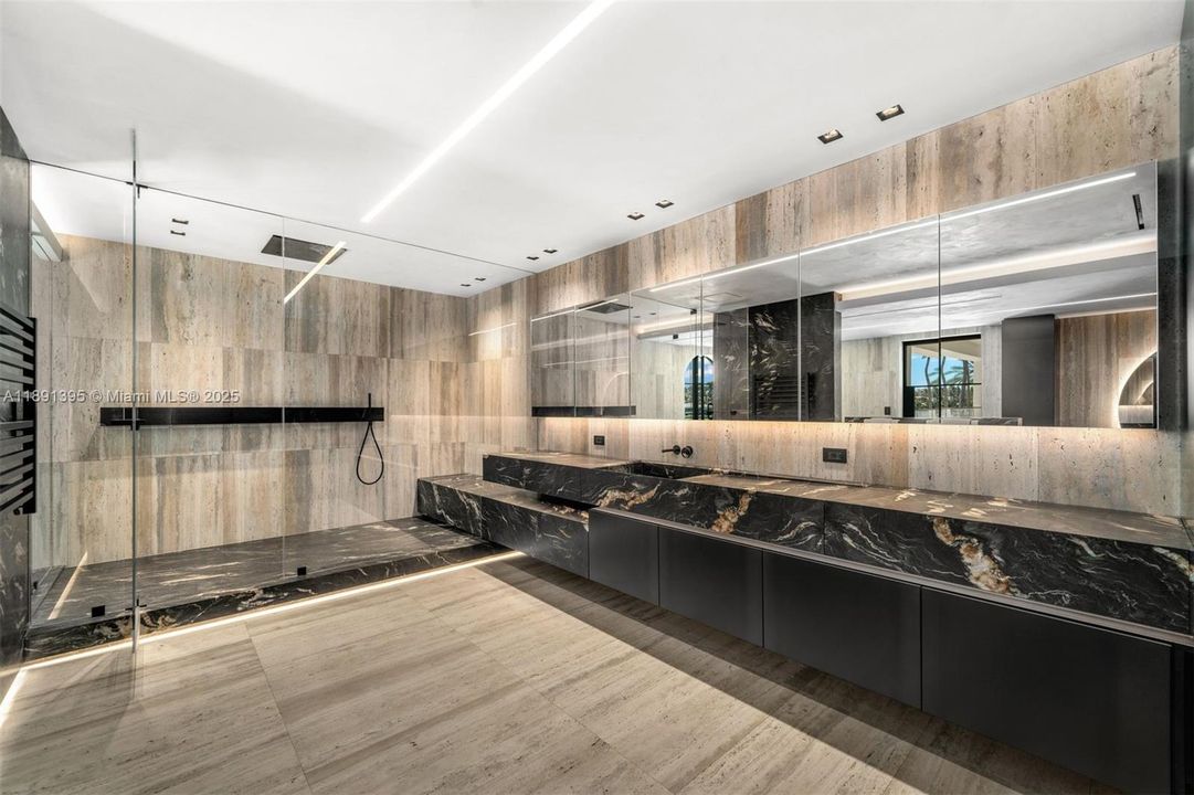 For Sale: $24,995,000 (6 beds, 6 baths, 10391 Square Feet)