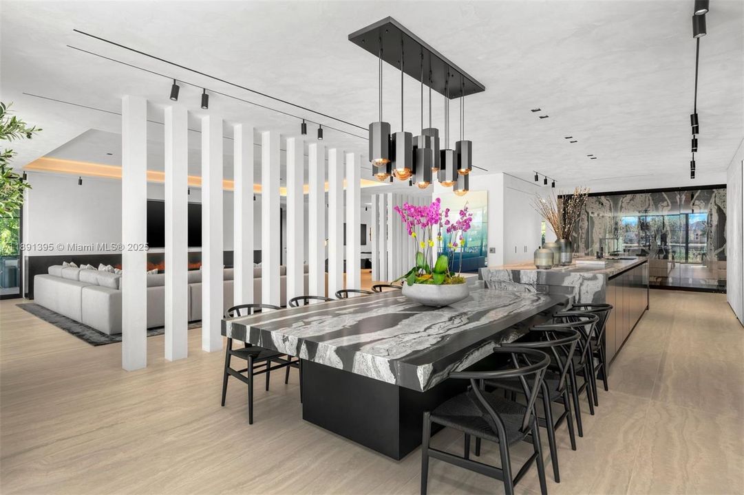 For Sale: $24,995,000 (6 beds, 6 baths, 10391 Square Feet)