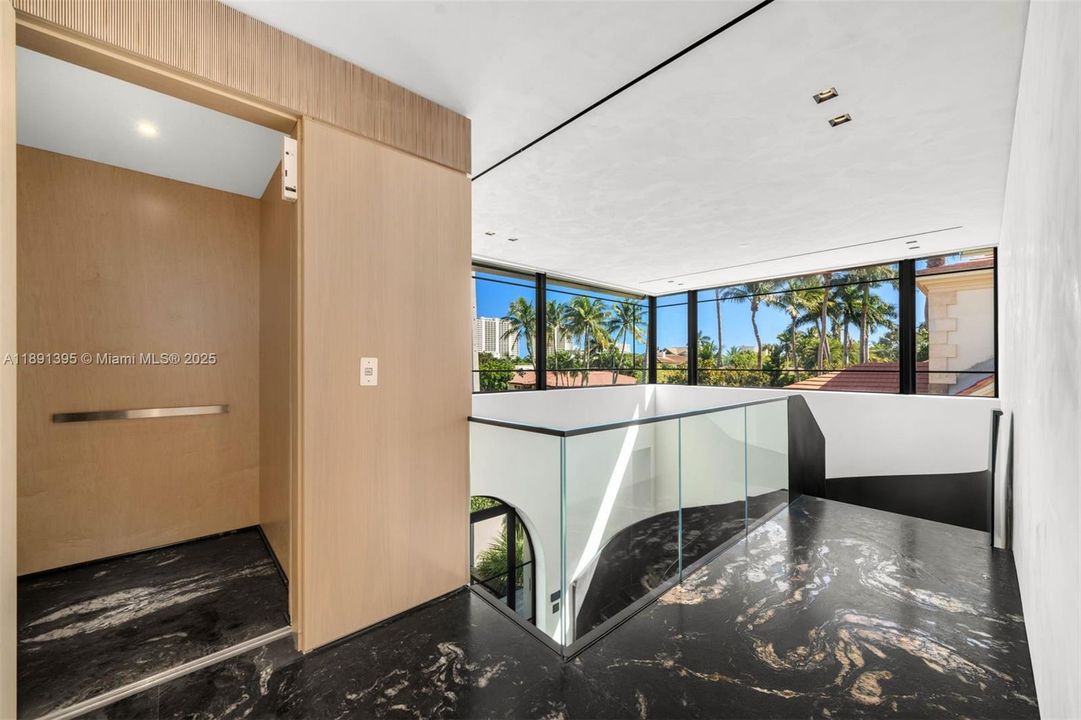 For Sale: $24,995,000 (6 beds, 6 baths, 10391 Square Feet)