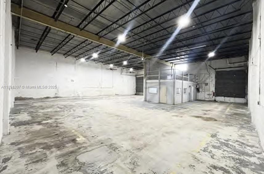 出租: $8,235 (0 贝兹, 0 浴室, 0 平方英尺)