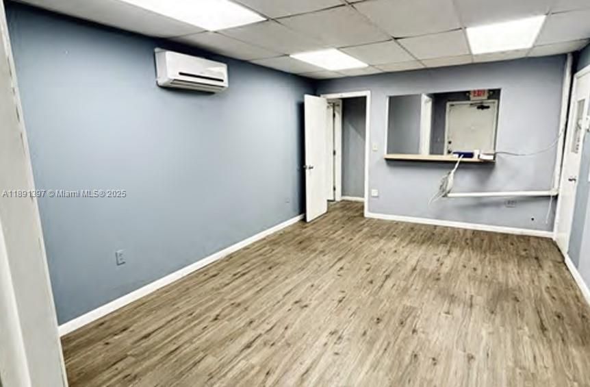 出租: $8,235 (0 贝兹, 0 浴室, 0 平方英尺)