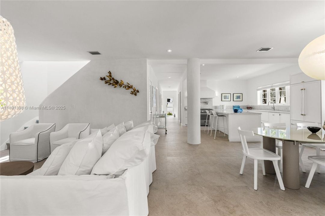 待售: $3,495,000 (5 贝兹, 4 浴室, 2674 平方英尺)