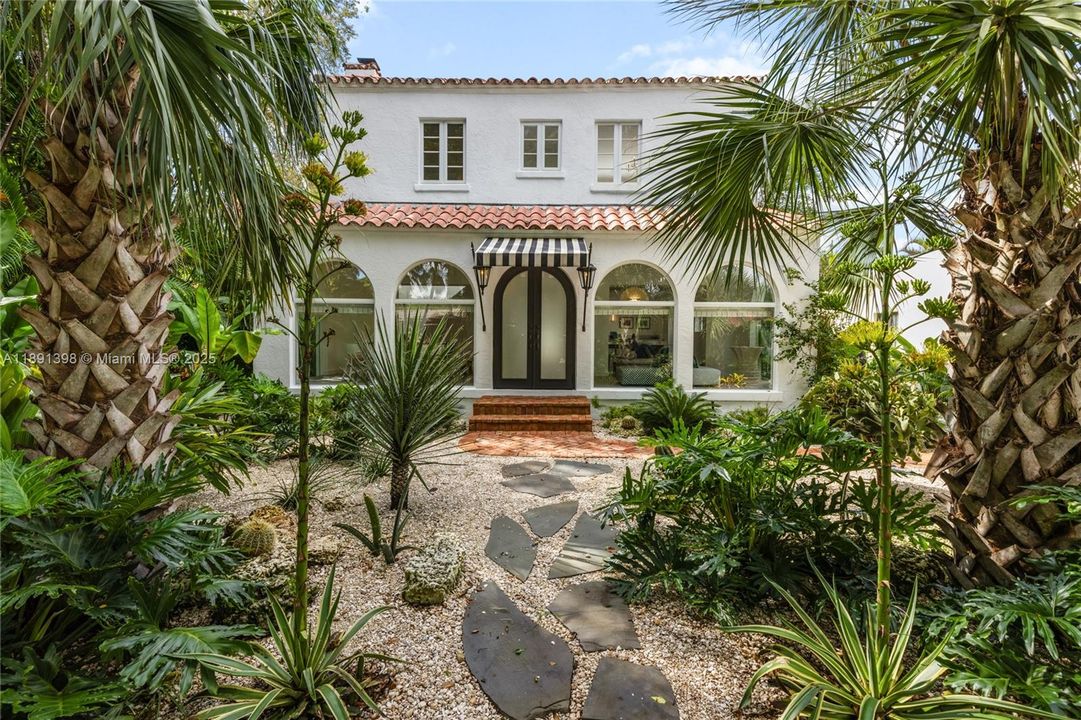 待售: $3,495,000 (5 贝兹, 4 浴室, 2674 平方英尺)