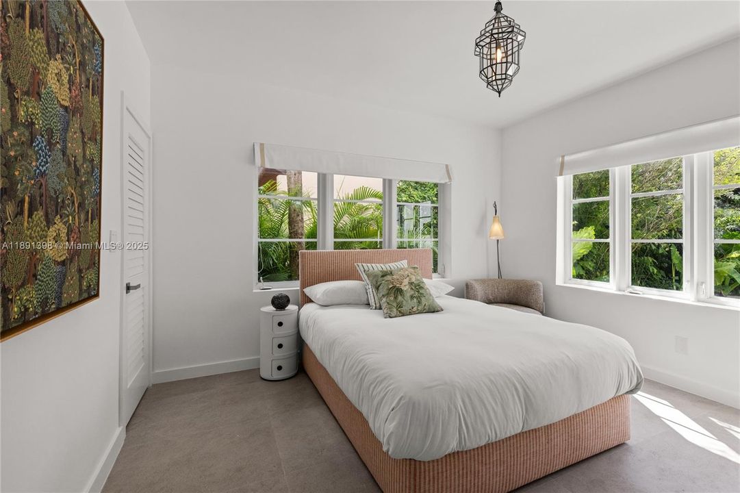 待售: $3,495,000 (5 贝兹, 4 浴室, 2674 平方英尺)