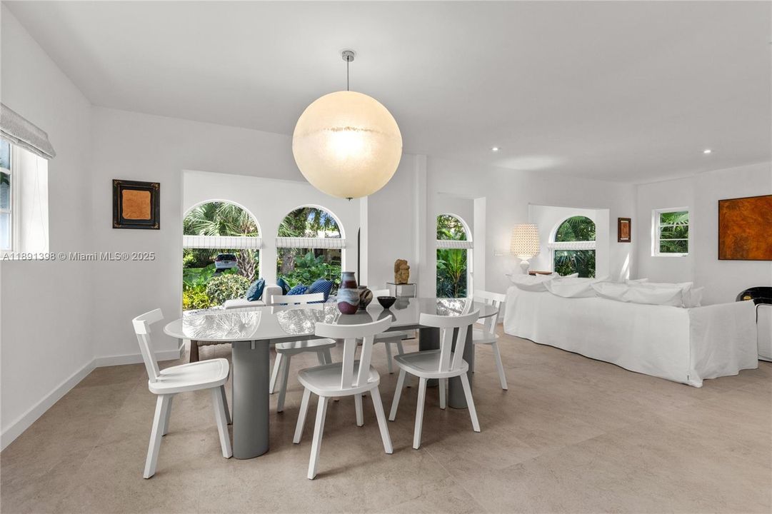 待售: $3,495,000 (5 贝兹, 4 浴室, 2674 平方英尺)