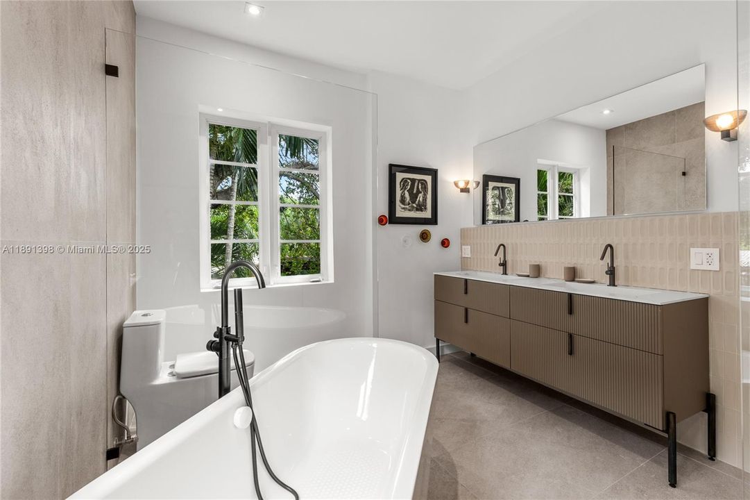 待售: $3,495,000 (5 贝兹, 4 浴室, 2674 平方英尺)