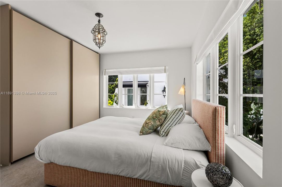 待售: $3,495,000 (5 贝兹, 4 浴室, 2674 平方英尺)