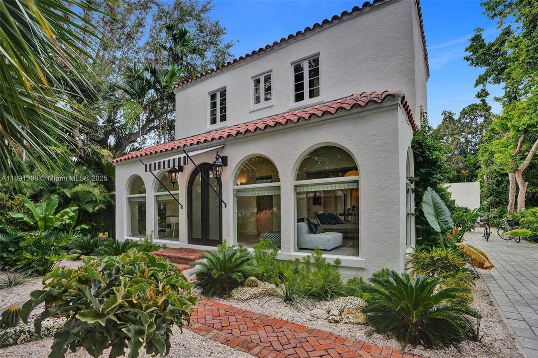 待售: $3,495,000 (5 贝兹, 4 浴室, 2674 平方英尺)