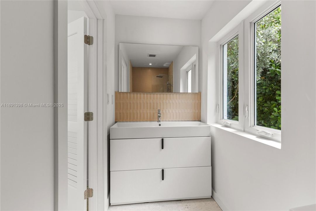 待售: $3,495,000 (5 贝兹, 4 浴室, 2674 平方英尺)