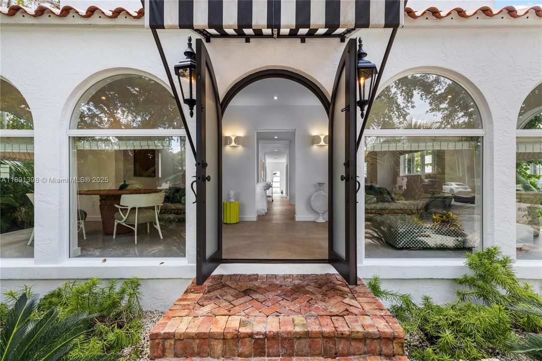 待售: $3,495,000 (5 贝兹, 4 浴室, 2674 平方英尺)