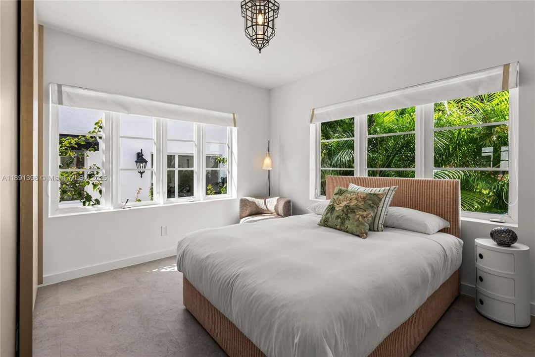 待售: $3,495,000 (5 贝兹, 4 浴室, 2674 平方英尺)