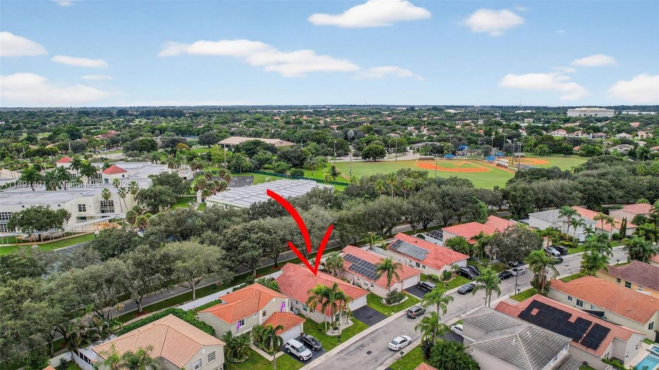 Activo con contrato: $568,500 (3 camas, 2 baños, 1727 Pies cuadrados)