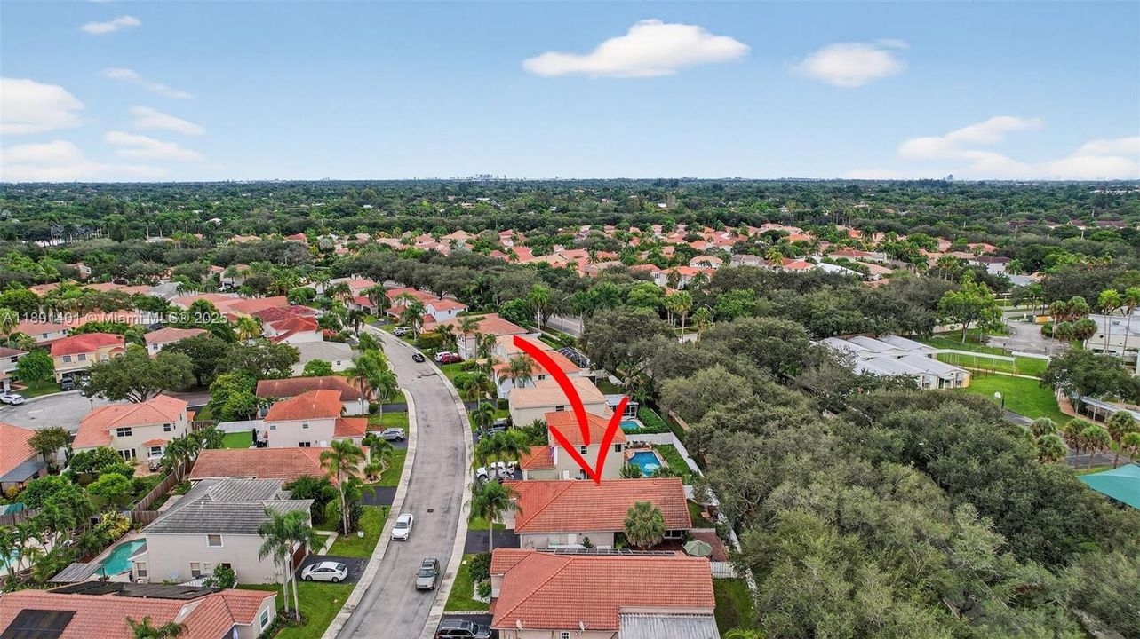 Activo con contrato: $568,500 (3 camas, 2 baños, 1727 Pies cuadrados)