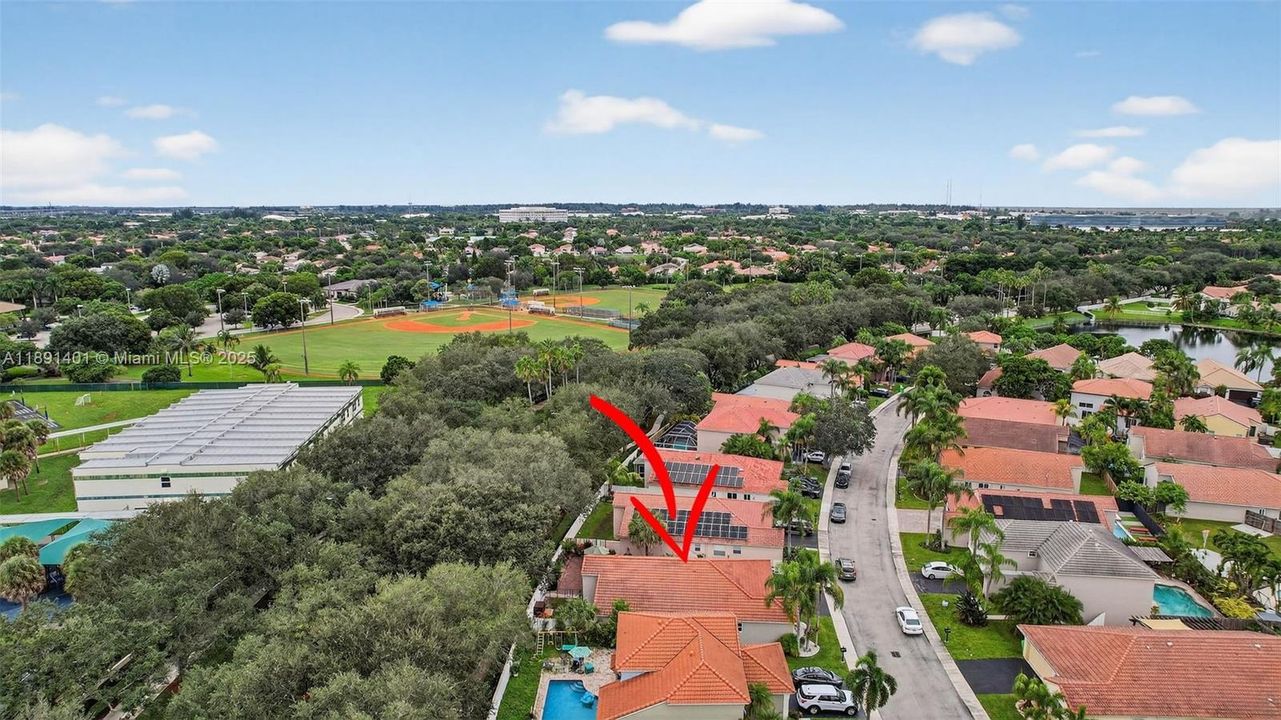 Activo con contrato: $568,500 (3 camas, 2 baños, 1727 Pies cuadrados)