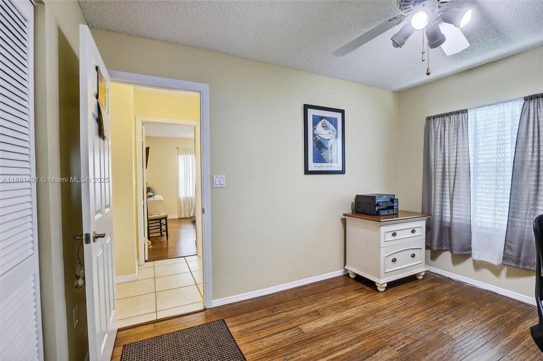 Activo con contrato: $568,500 (3 camas, 2 baños, 1727 Pies cuadrados)