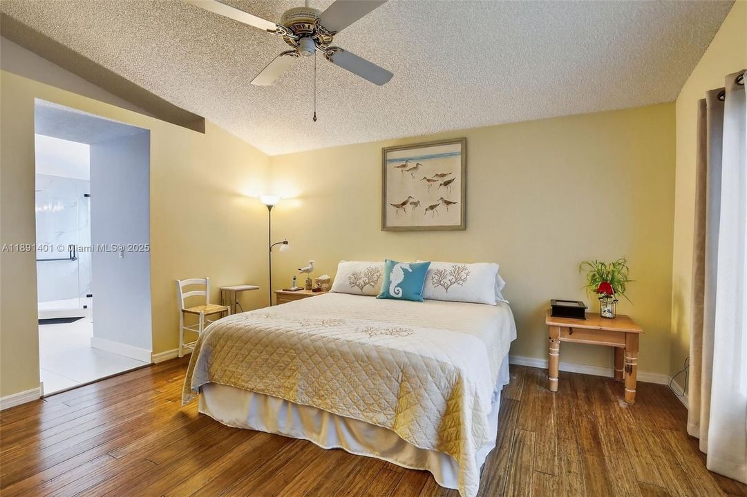 Activo con contrato: $568,500 (3 camas, 2 baños, 1727 Pies cuadrados)